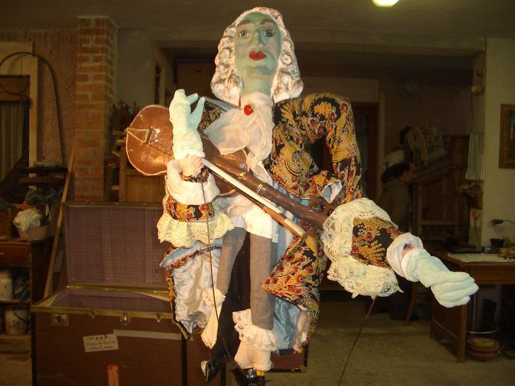 Personaggio 8 prima del restauro